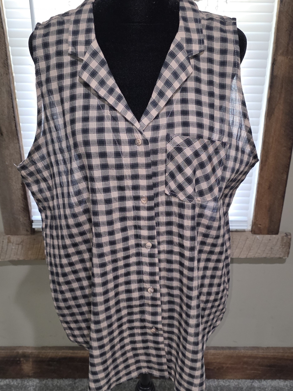 Sleeveless Black and White Checked Button-Down Shirt